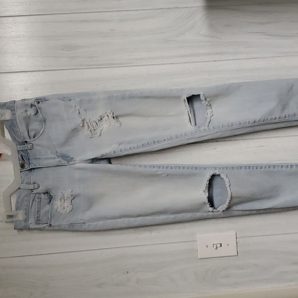 EUC American Eagle Super Stretch Distressed Skinny Jeans Ex long SZ 26 L33